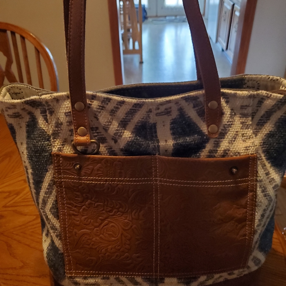 Myra Urbane Elegance Tote